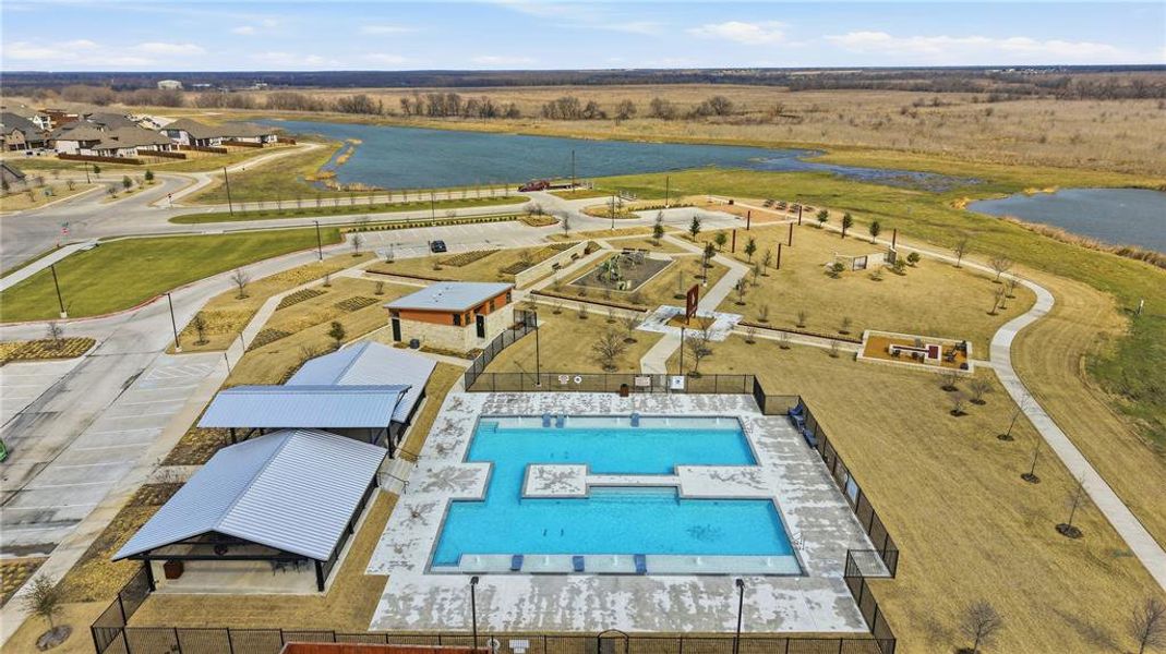 Community amenities in , Forney (Image 30).