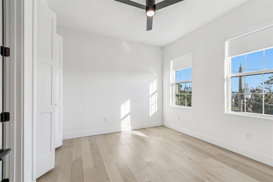 Spacious, unfurnished interior of a new home in , St. Petersburg (Image 49).