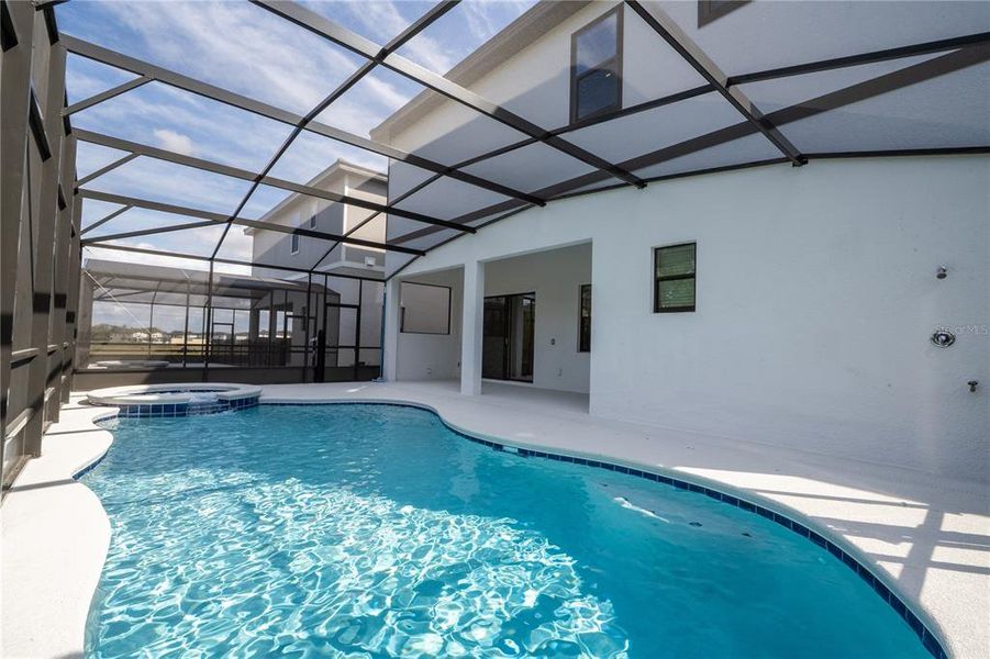 Exterior details and patio area of a home in , Orlando (Image 29).
