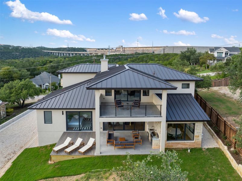 Plenty of patios, balconies and terraces to enjoy the hill country views. Plenty of patios, balconies and terraces to enjoy the hill country views.