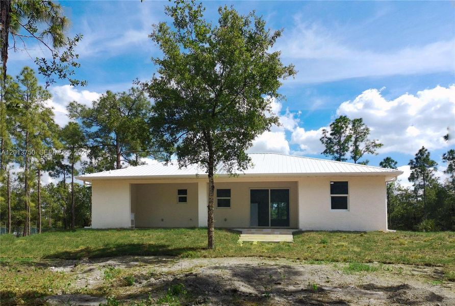 Exterior details and patio area of a home in , Clewiston (Image 19). Exterior details and patio area of a home in , Clewiston (Image 19).
