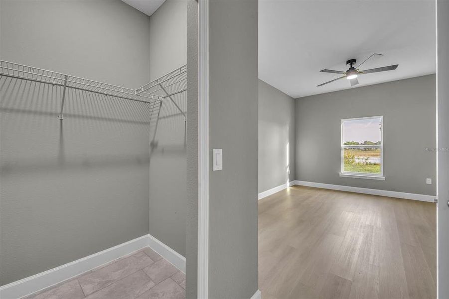 Spacious, unfurnished interior of a new home in , Deltona (Image 24).