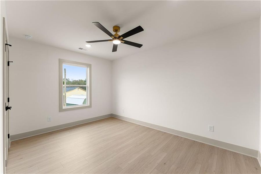 Spacious, unfurnished interior of a new home in , Jefferson (Image 39).