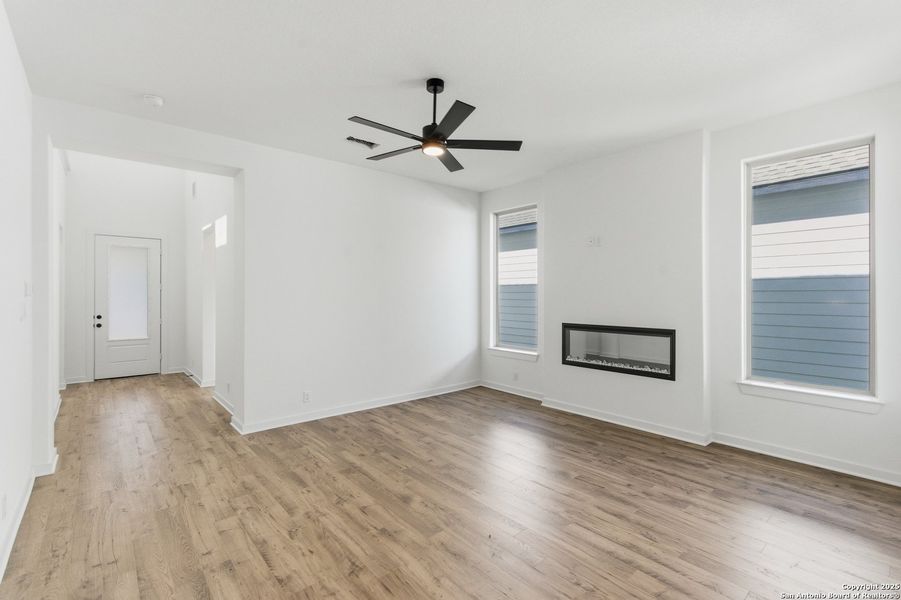 Spacious, unfurnished interior of a new home in The Crossvine – Garden Homes, Schertz (Image 32).