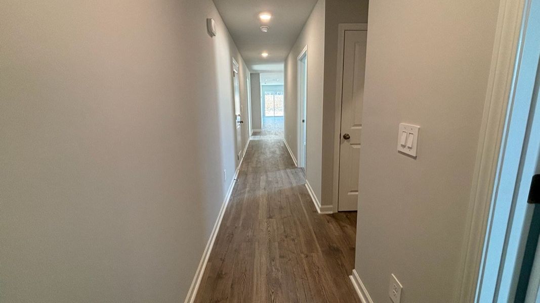 Spacious, unfurnished interior of a new home in Saddle Trace, Lewisburg (Image 16).