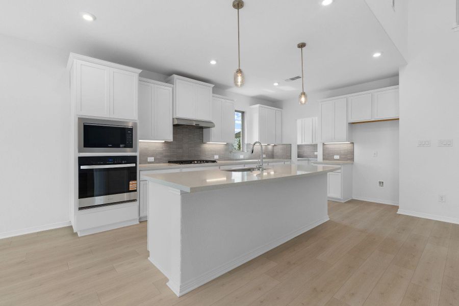 Beautiful finishes in Light & Bright Kitchen Beautiful finishes in Light & Bright Kitchen