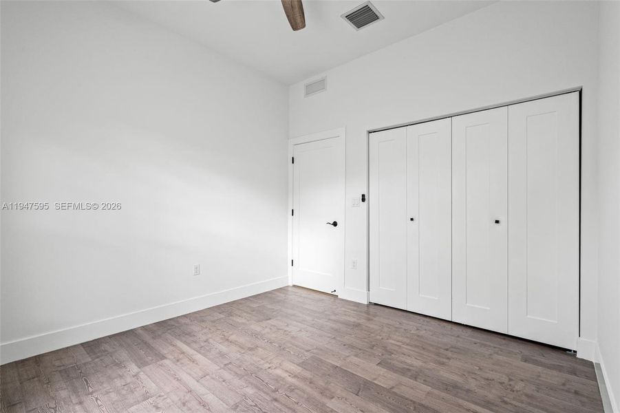 Spacious, unfurnished interior of a new home in , Fort Lauderdale (Image 23).