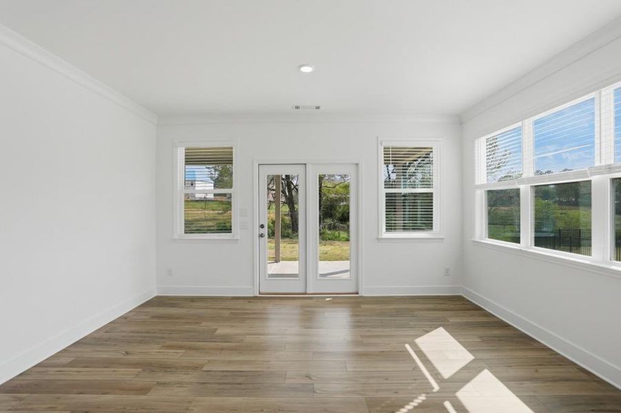 Spacious, unfurnished interior of a new home in Deer Valley, Canton (Image 7).