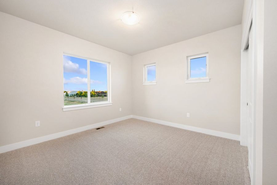 Spacious, unfurnished interior of a new home in Vernazza, Windsor (Image 22).