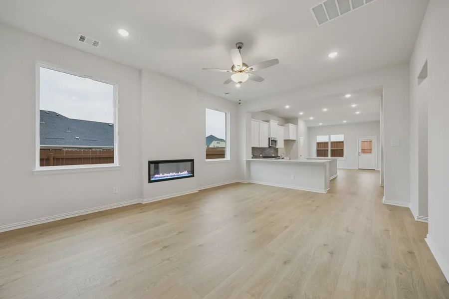 Spacious, unfurnished interior of a new home in Heartland 40's, Heartland (Image 7).