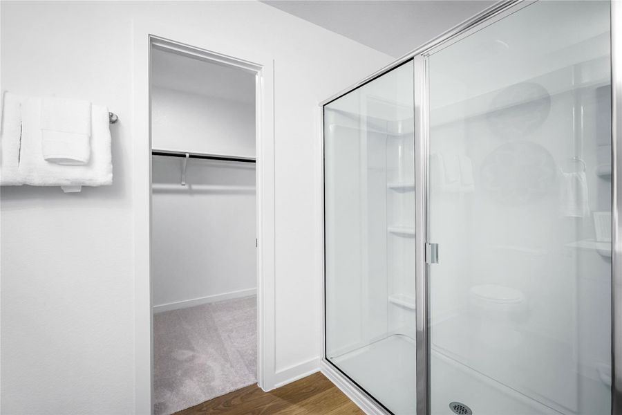 Spacious, unfurnished interior of a new home in Larson Crossing, Elgin (Image 19).