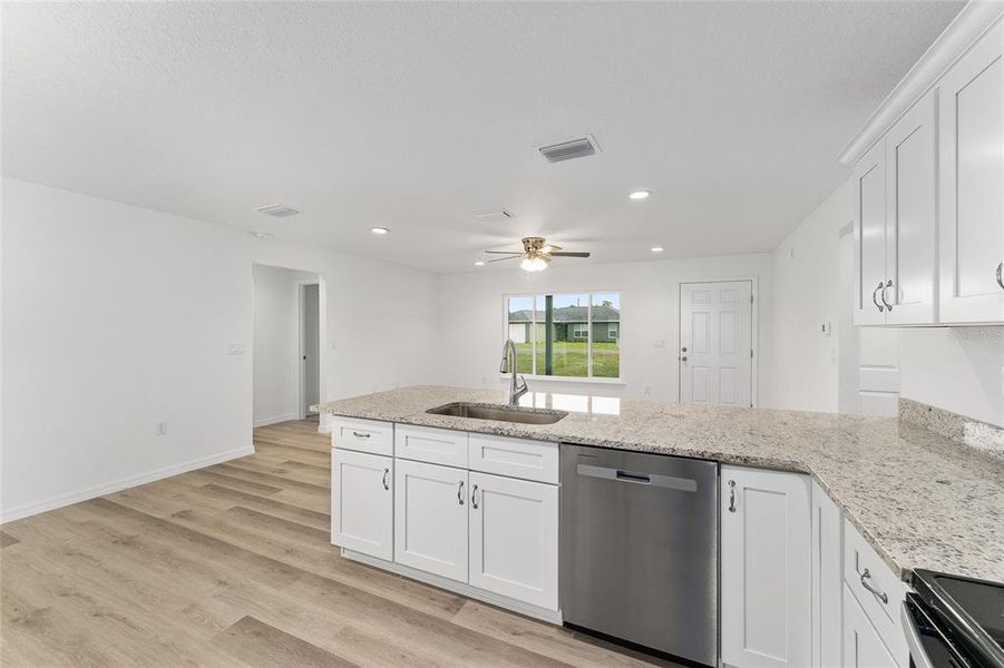 Furnished interior view inside a new home in , Ocklawaha (Image 8).