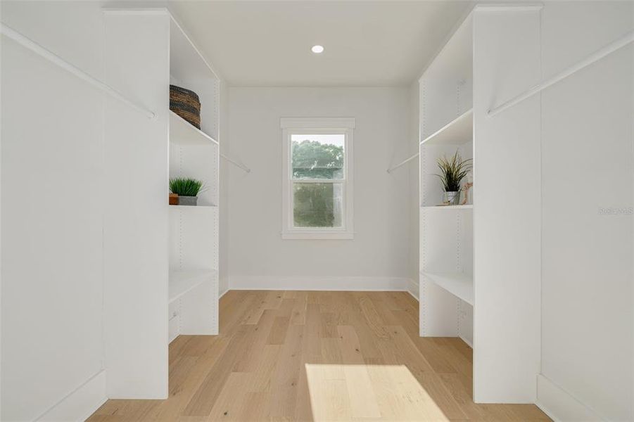 Spacious, unfurnished interior of a new home in , St. Petersburg (Image 24).