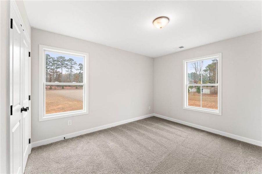 Spacious, unfurnished interior of a new home in Cherokee Township, Acworth (Image 24).