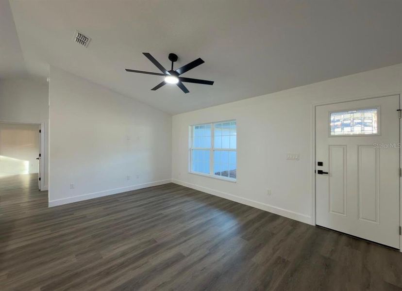 Spacious, unfurnished interior of a new home in , Ocala (Image 17).