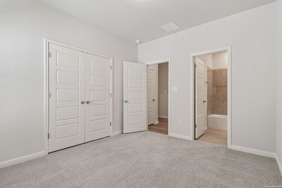 Spacious, unfurnished interior of a new home in Arcadia Ridge - Classic Series, San Antonio (Image 47).