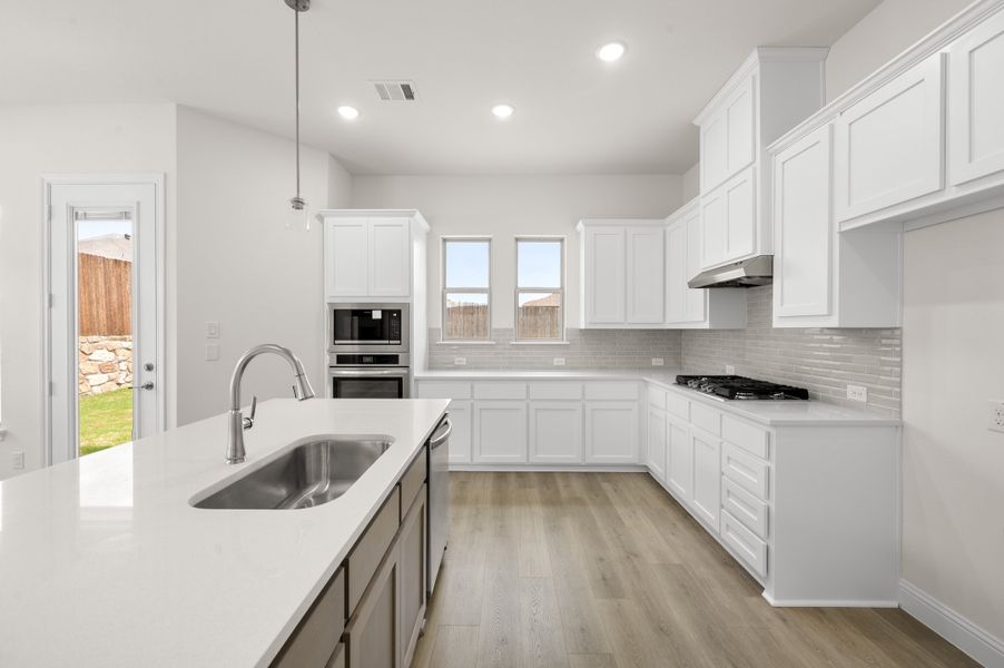 Furnished interior view inside a new home in Sheppard's Place, Waxahachie (Image 8).