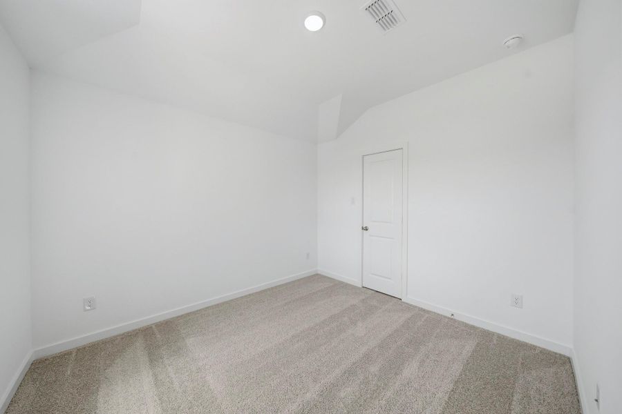 Spacious, unfurnished interior of a new home in Sienna 45', 50', Missouri City (Image 13). Spacious, unfurnished interior of a new home in Sienna 45', 50', Missouri City (Image 13).
