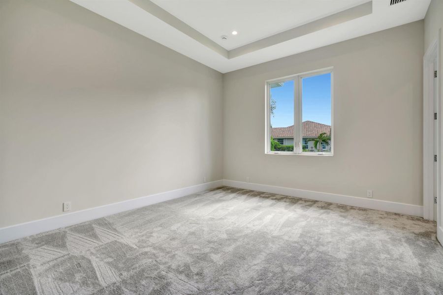 Spacious, unfurnished interior of a new home in , Palm Beach Gardens (Image 52).