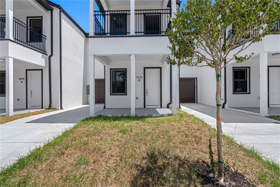 Exterior details and patio area of a home in , Tampa (Image 7).