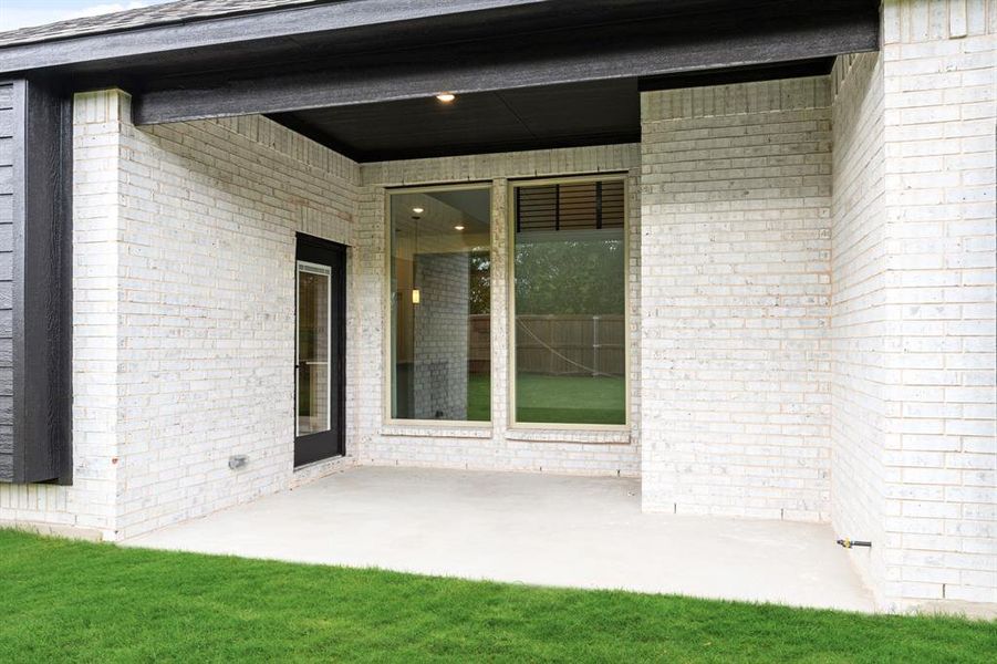 Exterior details and patio area of a home in Grand Heritage, Lavon (Image 26). Exterior details and patio area of a home in Grand Heritage, Lavon (Image 26).