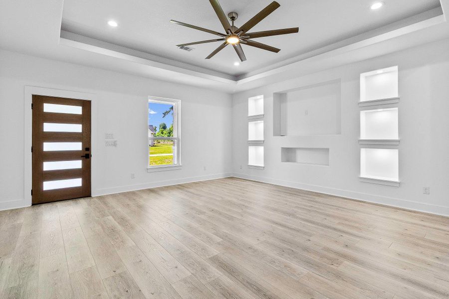Spacious, unfurnished interior of a new home in , Onalaska (Image 25).