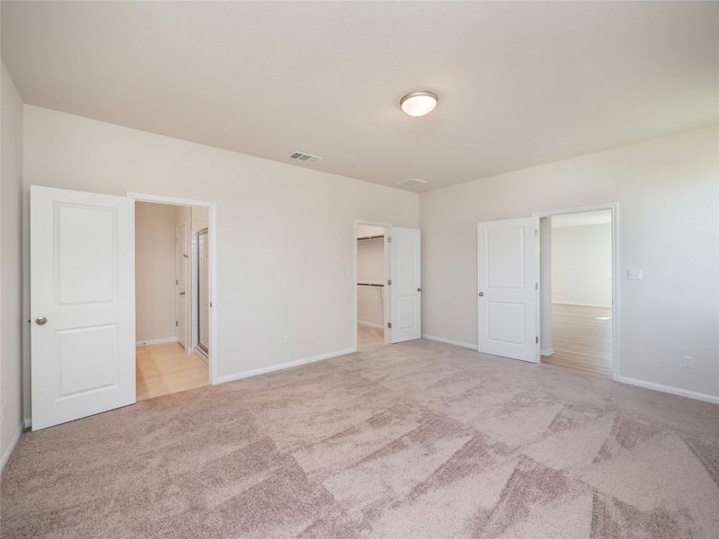 Spacious, unfurnished interior of a new home in Anthem Cottages, Kyle (Image 27).