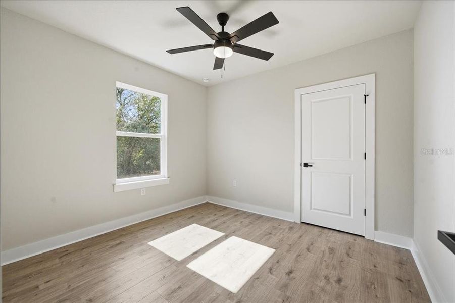 Spacious, unfurnished interior of a new home in , Weeki Wachee (Image 14).