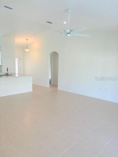 Spacious, unfurnished interior of a new home in , Palm Coast (Image 6).