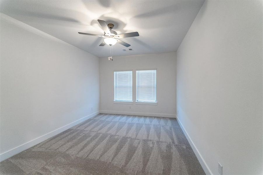 Spacious, unfurnished interior of a new home in Sonoma Verde, Rockwall (Image 22).