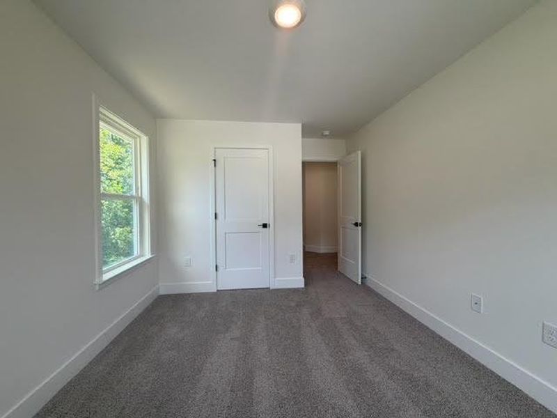 Spacious, unfurnished interior of a new home in Tuscany Hills, Douglasville (Image 28).