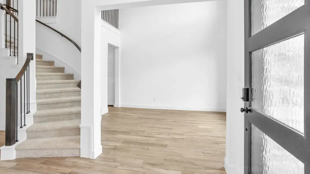 Spacious, unfurnished interior of a new home in Jubilee, Hockley (Image 11).
