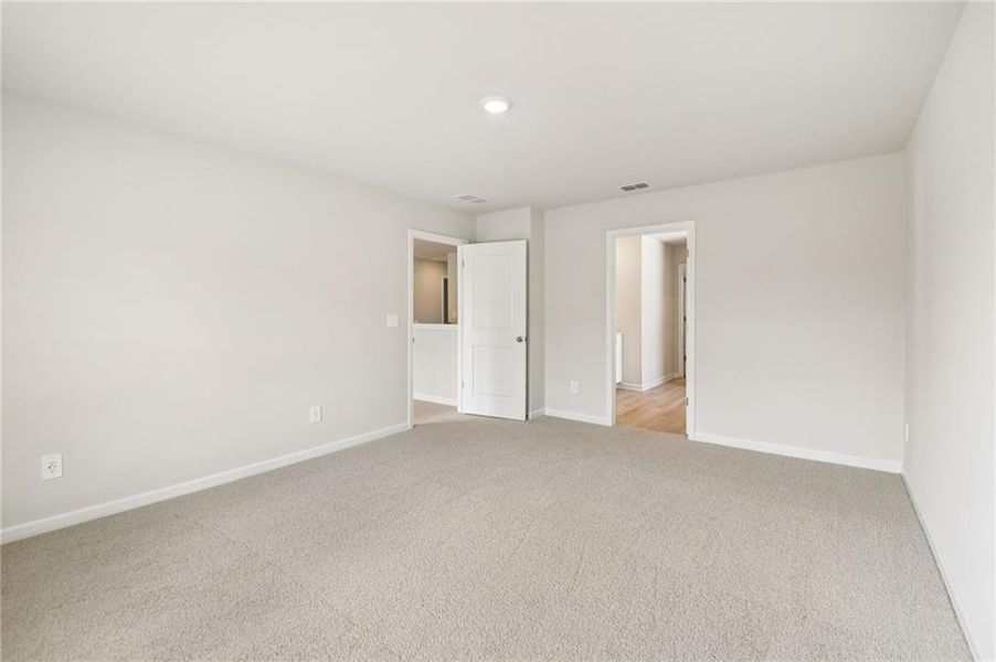 Spacious, unfurnished interior of a new home in Creekside at Oxford Park, Fairburn (Image 23). Spacious, unfurnished interior of a new home in Creekside at Oxford Park, Fairburn (Image 23).