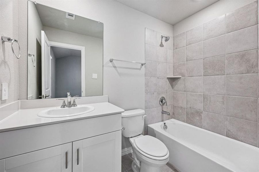 Photo is not of the actual home, but is an inspirational photo of builder’s model home and may depict options, furnishings, and/or decorator features that are not included. Photo is not of the actual home, but is an inspirational photo of builder’s model home and may depict options, furnishings, and/or decorator features that are not included.