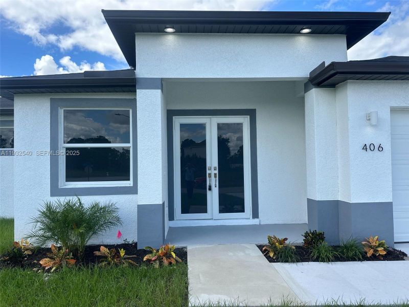 Exterior details and patio area of a home in , Lehigh Acres (Image 3).