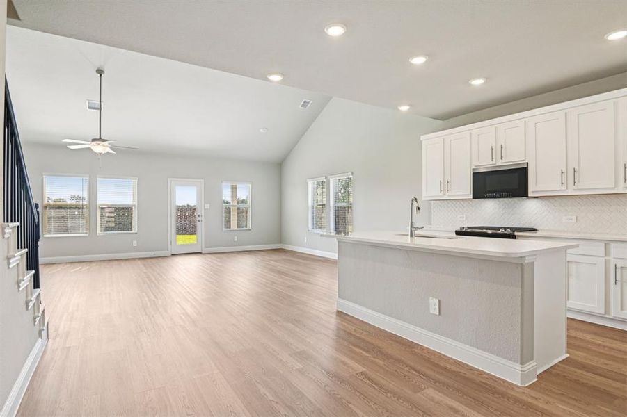 Photo is not of the actual home, but is an inspirational photo of builder’s model home and may depict options, furnishings, and/or decorator features that are not included. Photo is not of the actual home, but is an inspirational photo of builder’s model home and may depict options, furnishings, and/or decorator features that are not included.