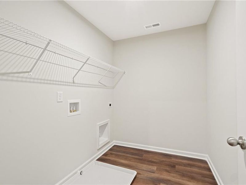 Spacious, unfurnished interior of a new home in The Village at Shallowford, Kennesaw (Image 23).