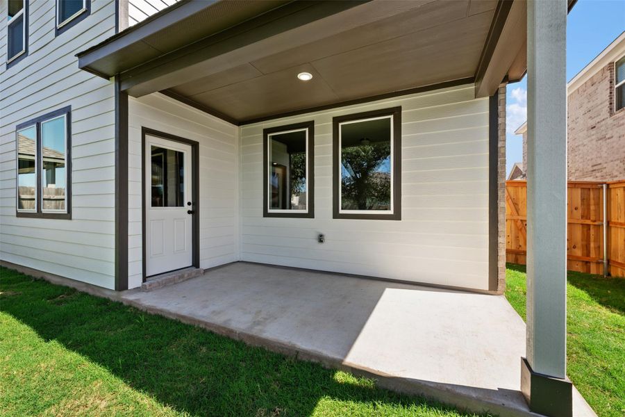 Representative images and renderings are for illustrative purposes. Actual structural options and design finishes of home may vary. Representative images and renderings are for illustrative purposes. Actual structural options and design finishes of home may vary.