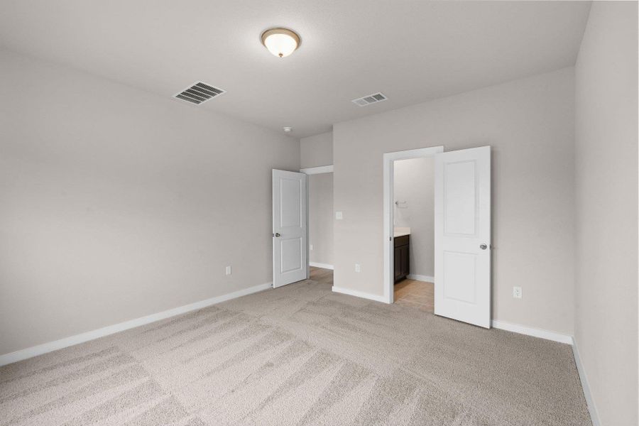 Spacious, unfurnished interior of a new home in Briarwood, Elgin (Image 28).
