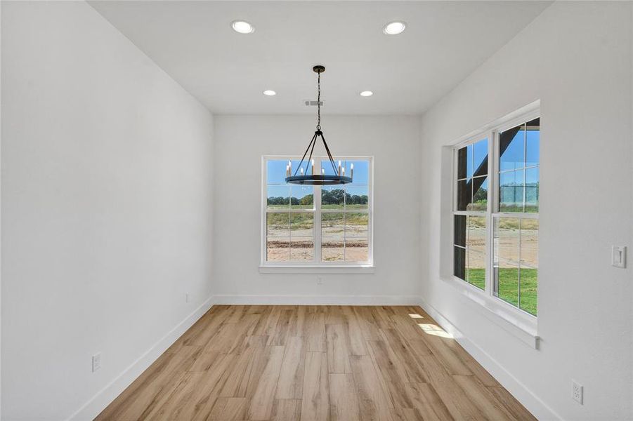 Spacious, unfurnished interior of a new home in Oak Water Ranch, Granbury (Image 22). Spacious, unfurnished interior of a new home in Oak Water Ranch, Granbury (Image 22).