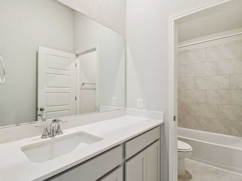 Furnished interior view inside a new home in Fox Falls, Boerne (Image 12).