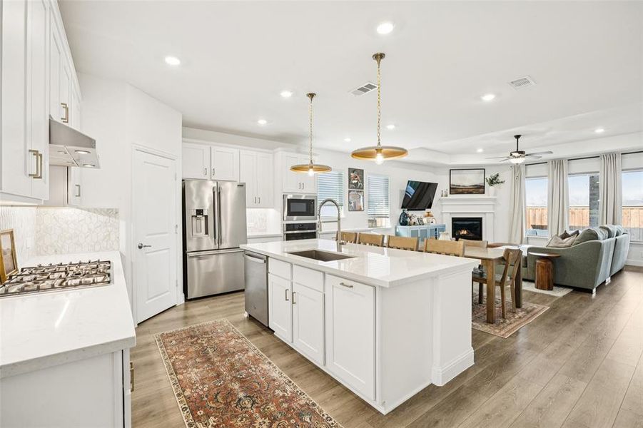 Furnished interior view inside a new home in Stoneridge, Melissa (Image 32).