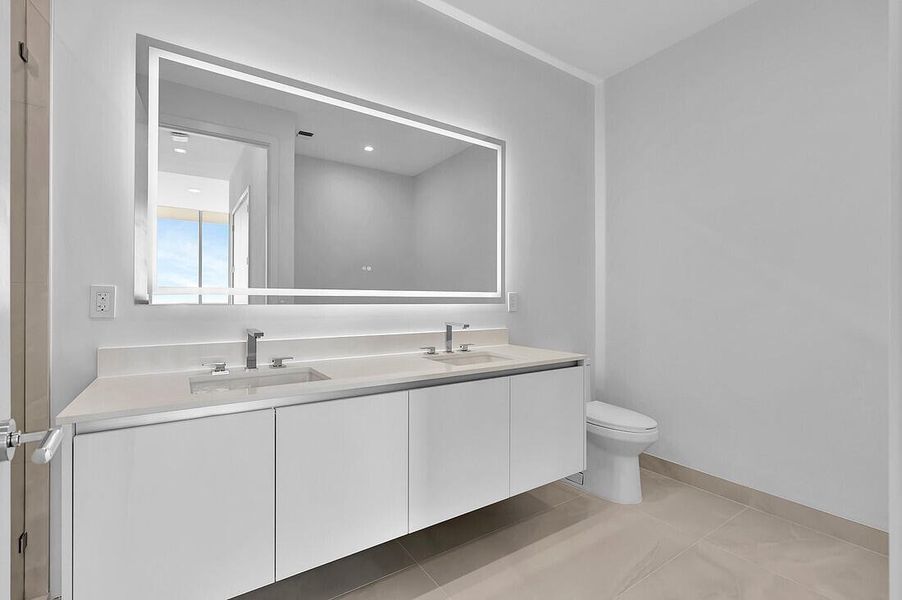 Nautilus 2411 Guest 3 Bath