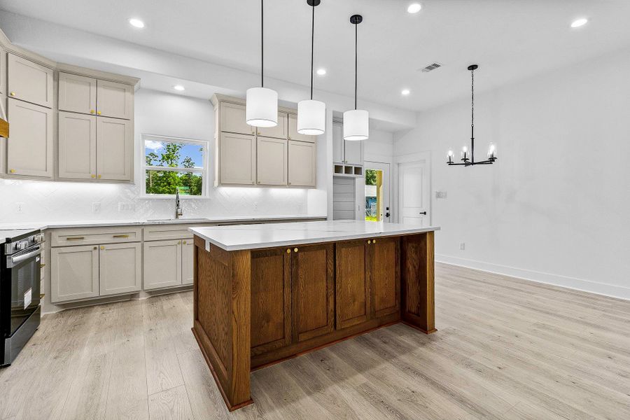 Furnished interior view inside a new home in , Onalaska (Image 10).