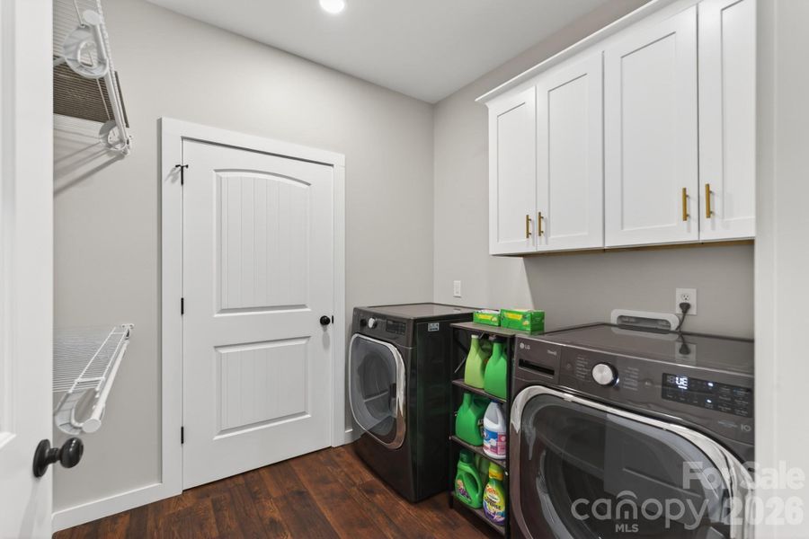 Laundry Room (with direct access to primary bathroom)