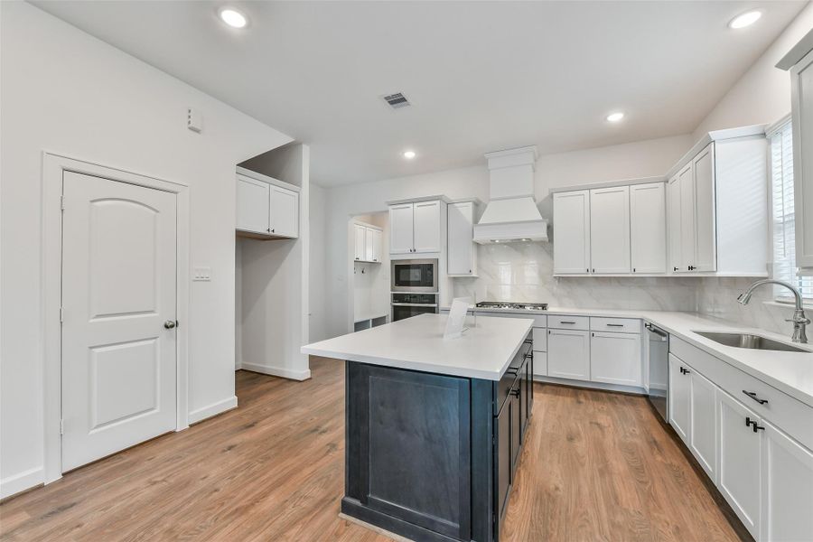 Furnished interior view inside a new home in Pearland Old Townsite, Pearland (Image 7).
