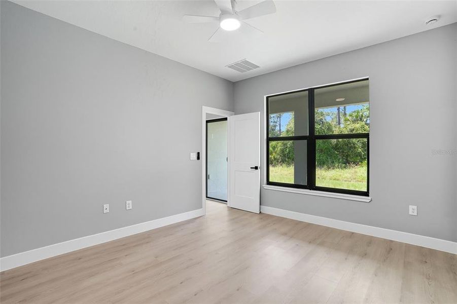 Spacious, unfurnished interior of a new home in , Lehigh Acres (Image 22).