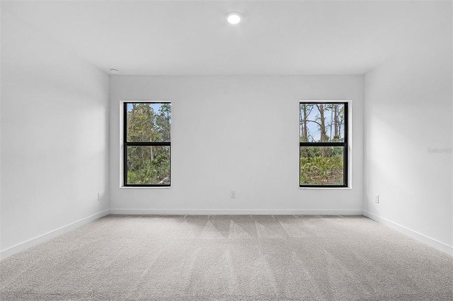 Spacious, unfurnished interior of a new home in Port Charlotte, North Port (Image 18).