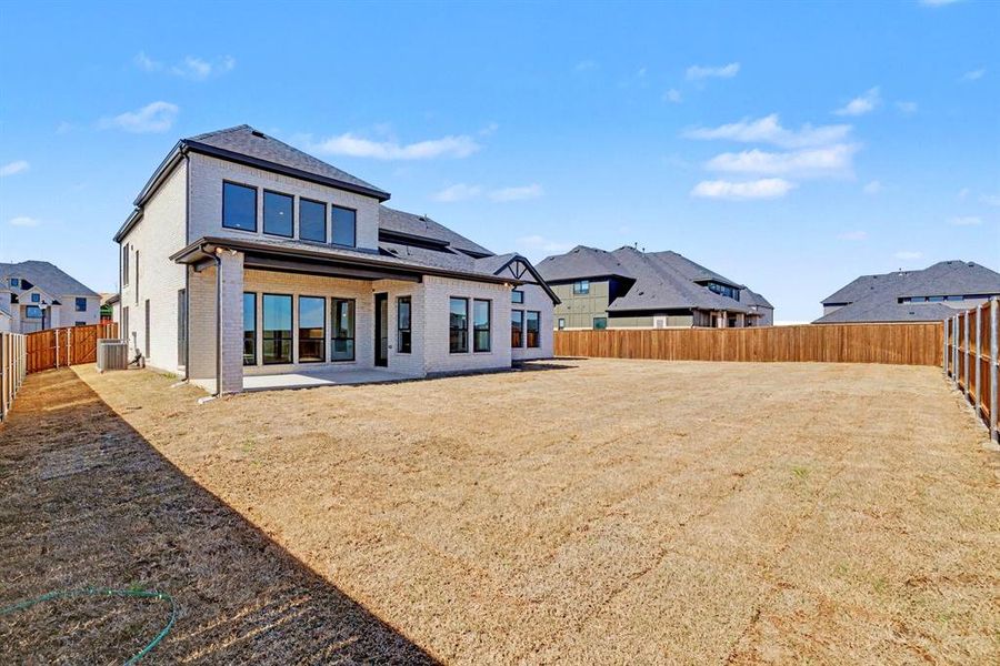 Exterior details and patio area of a home in , Prosper (Image 3).