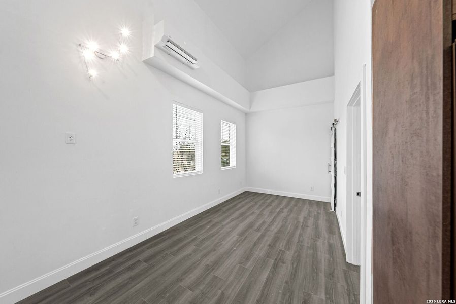 Spacious, unfurnished interior of a new home in , San Antonio (Image 23).